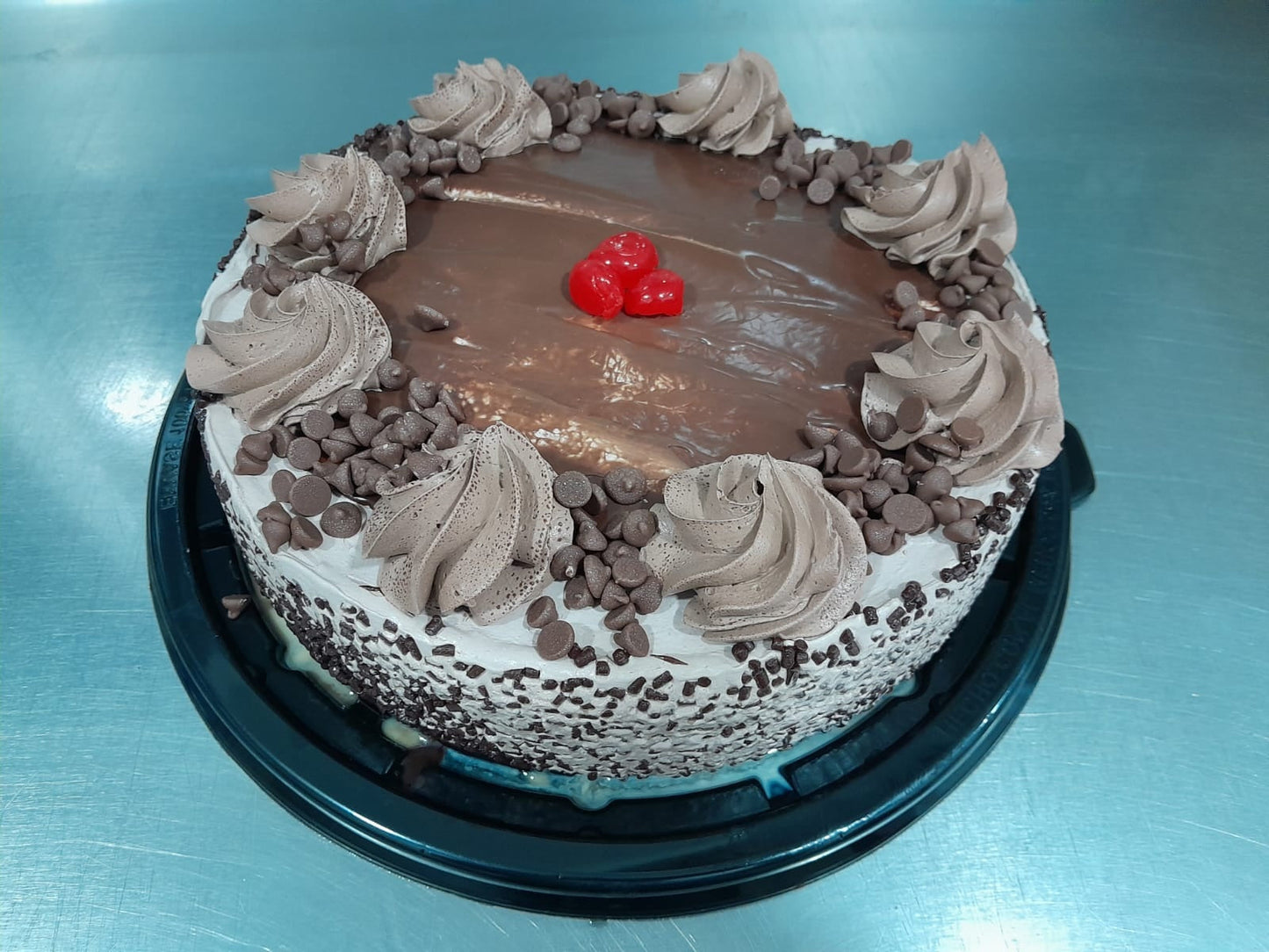 PASTEL CHOCOLATE DECORADO